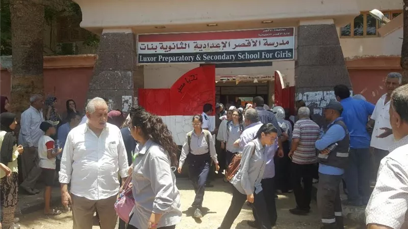 سعادة بإمتحان علم النفس والإجتماع وسط طلاب الأدبى بالأقصر