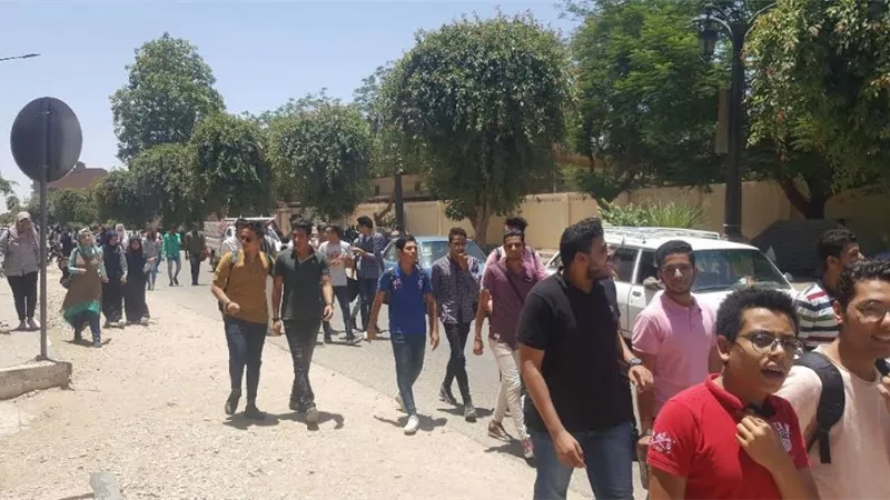 طلاب الرياضة بالأقصر يتذوقون مرارة التفاضل والتكامل والوقت لا يكفى