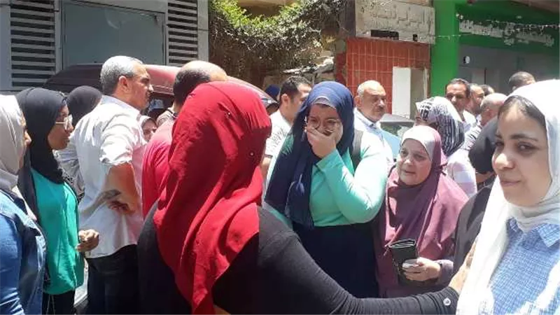 بالدموع والاغماءات طلبة الثانوية شعبة الرياضة : التفاضل صعب وفى مستوى الطالب العبقرى
