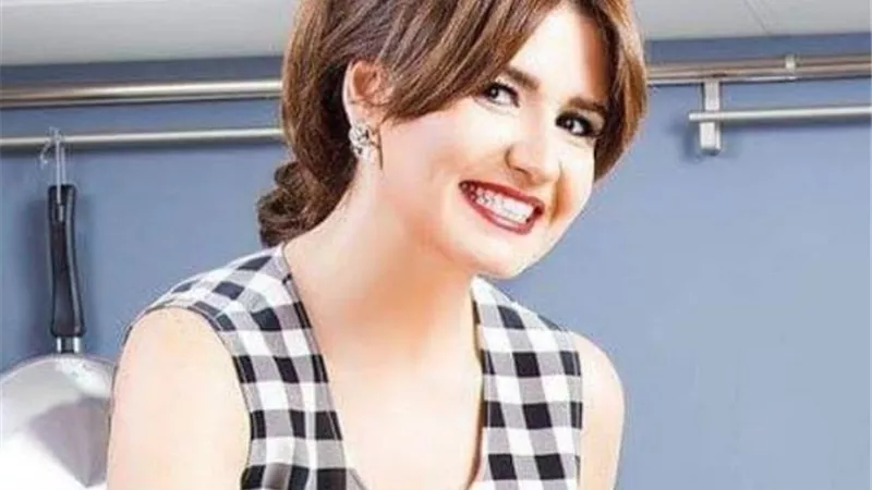 إطلالة رقيقة للفنانة هنا شيحة