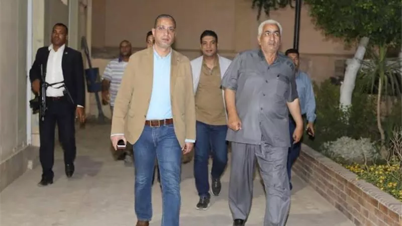محافظ سوهاج يوجه بتكثيف حملات رفع الإشغالات والرقابة على الأسواق