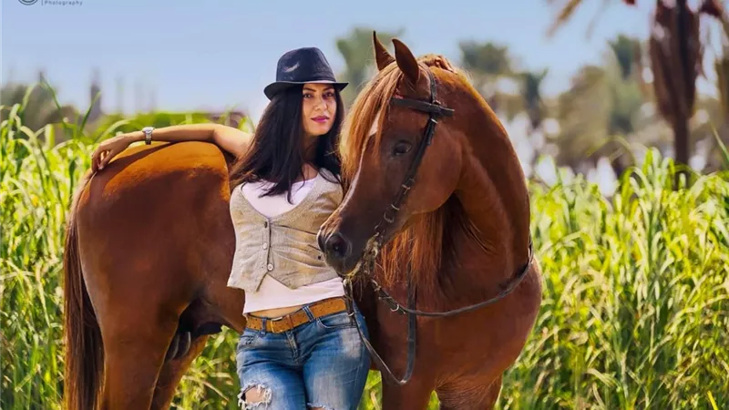 ظهور يخطف الأنظار لعاشقة الخيل لمياء كرم