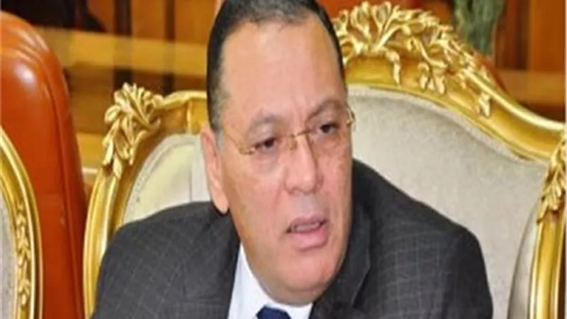محافظ الشرقية يخصص قطعة ارض لاقامة محطة صرف صحى عليها