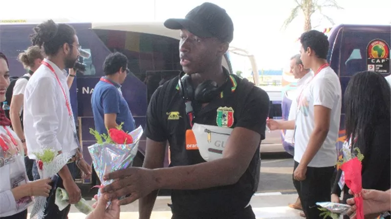 أمم أفريقيا 2019 .. الورود هدية لبعثة مالي في الإسماعيلية ..صور