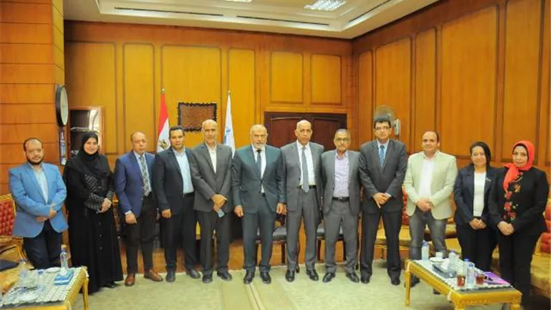 لجنة تسليم مشروع دعم وتطوير الفاعلية التعليمية بجامعة كفر الشيخ