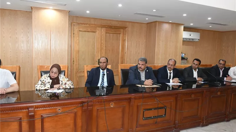 الأنصارى يقرر إلغاء الأسواق بجميع الطرق المؤدية للجان الامتحانات