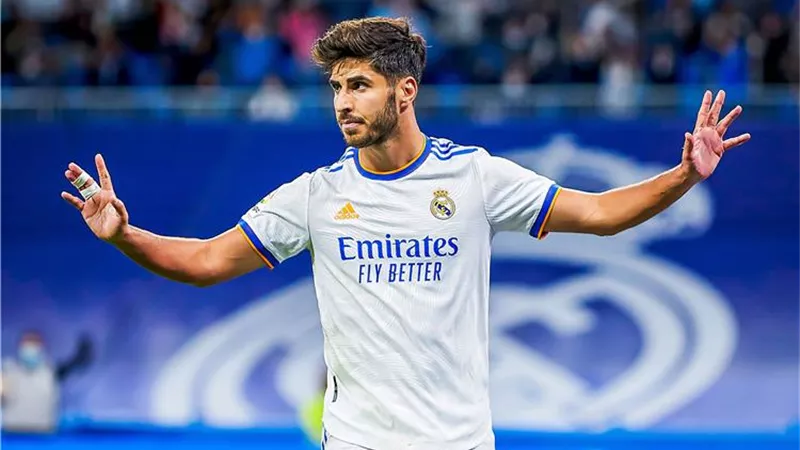 باريس سان جيرمان يضم جناح ريال مدريد حتي صيف 2027