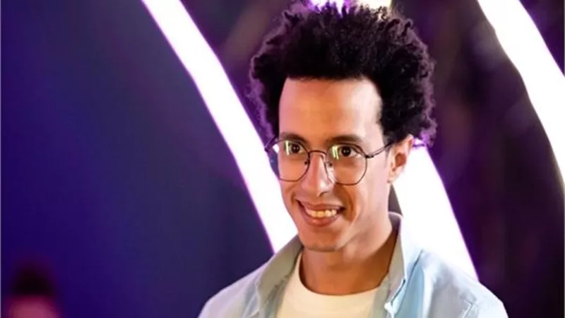 ماذا قال طه دسوقي لـ أحمد أمين بعد اهداءه جائزته
