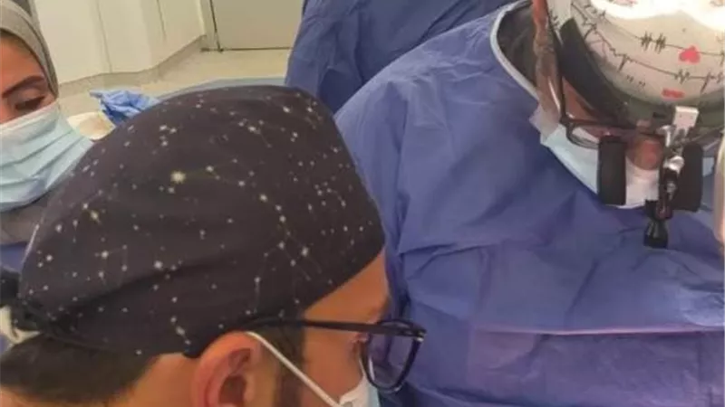 مستشفى بدر الجامعى تنجح فى إنقاذ العجوز صاحب الطعنة القاتلة صور