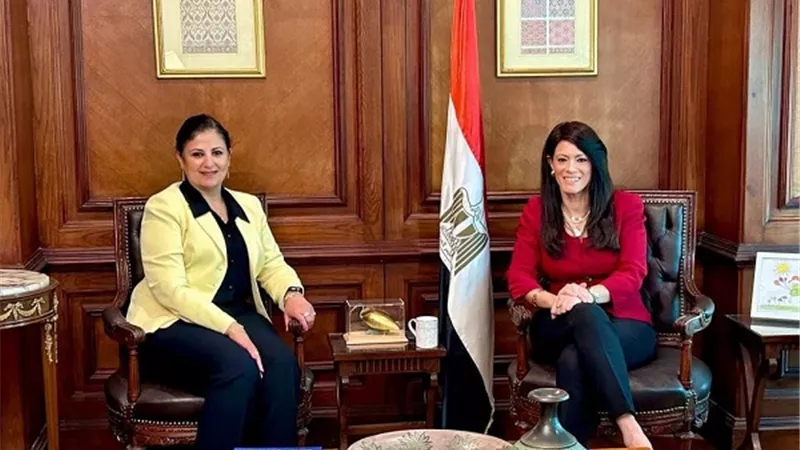 رانيا المشاط تبحث مع تطور تنفيذ برامج التنمية الزراعية والريفية