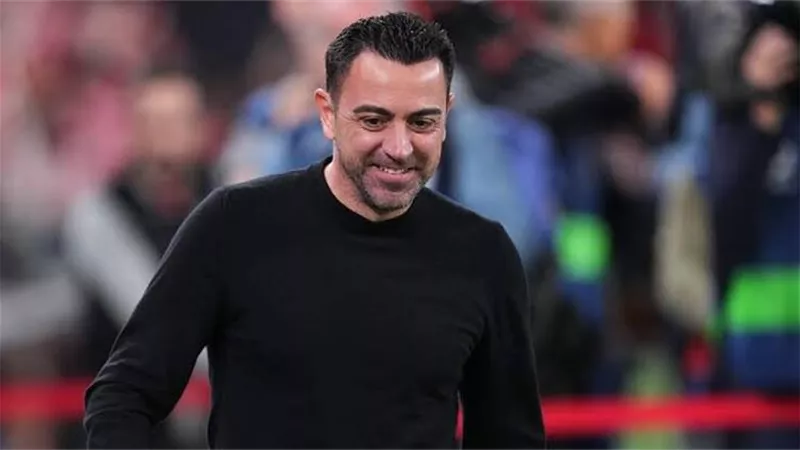 تشافي : رافينها سيبقى في برشلونة ونحتاج لبديل بوسكيتس