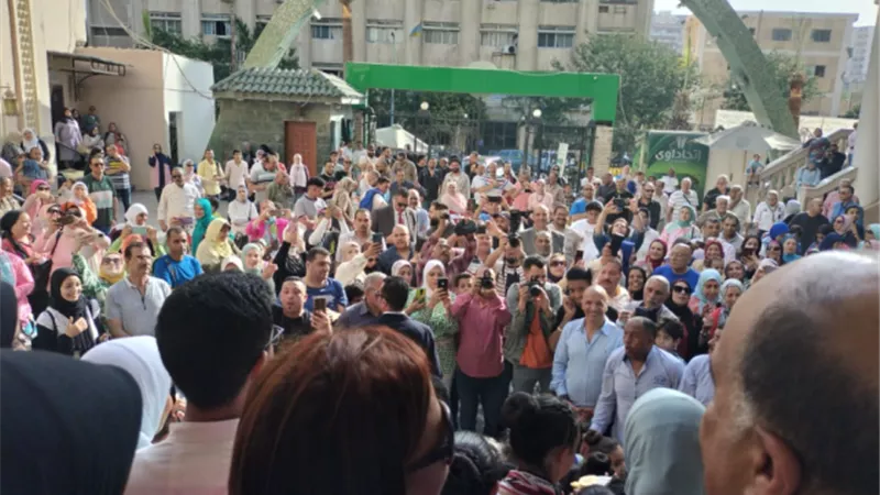 استقبال شعبي لمصيلحي بالطبل والمزمار