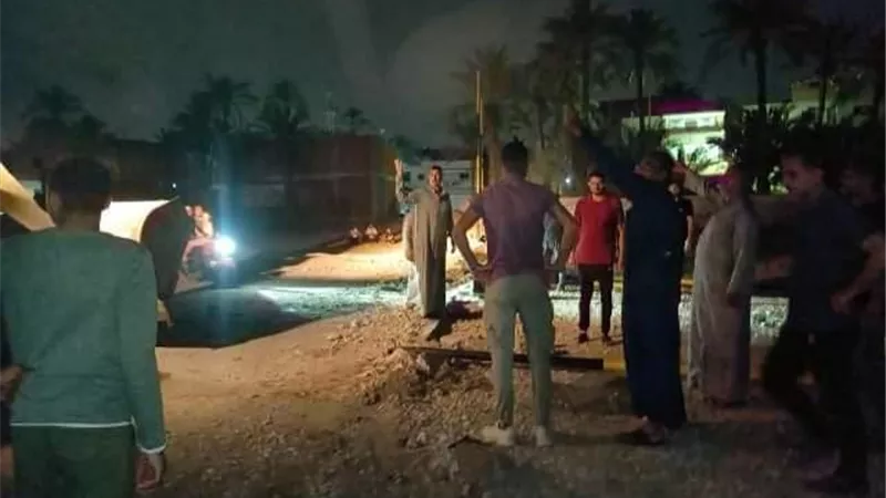 إزالة ملعب على مساحة ١٠٧٥ مترا بدون ترخيص بالقرين