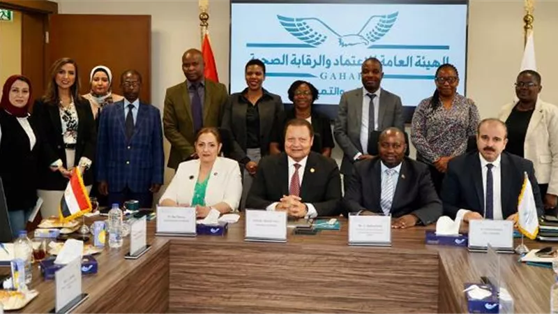 أسباب زيارة وفد زيمبابوى لهيئة الاعتماد والرقابة الصحية.. بالصور