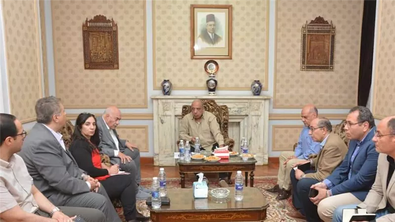 وزير قطاع الأعمال في