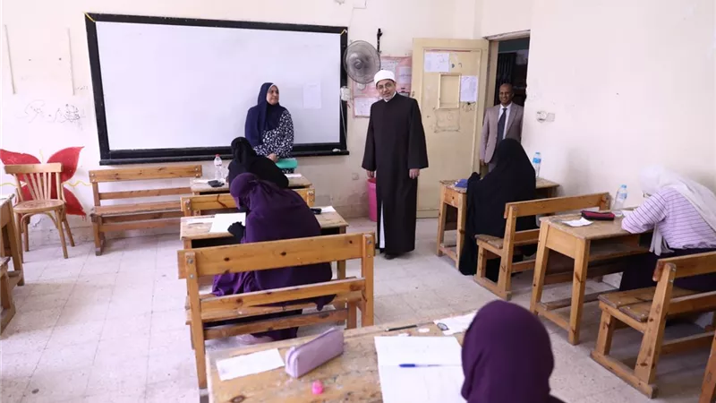 رئيس جامعة الأزهر يتفقد لجان امتحان الشهادة الثانوية الأزهرية