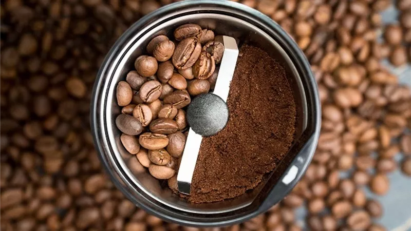 خطوات حفظ القهوة المطحونة بالفريزر