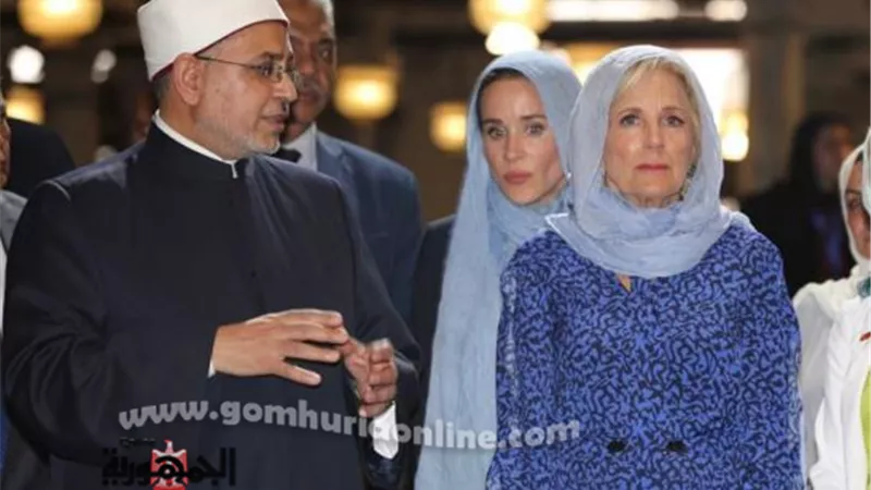 قرينة الرئيس الأمريكي في رحاب الجامع الأزهر.. صور