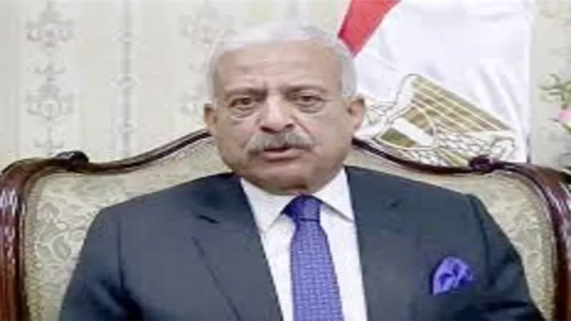 محافظ السويس يعتمد نتيجة الشهادة الاعدادية بنسبة نجاح ٨٥.١٠%