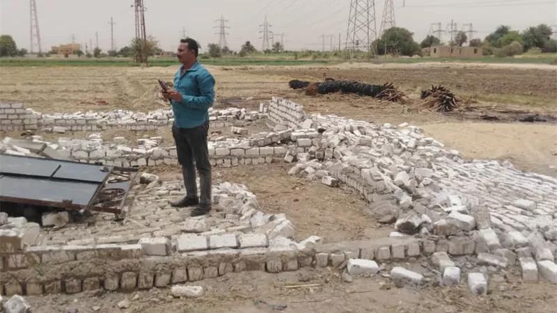 إزالة ٩ حالات تعدى على الأراضى بالزينية شمال الأقصر
