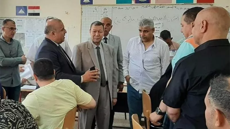 وكيل تعليم دميـاط يتفقد كنترول دبلوم التعليم الصناعي