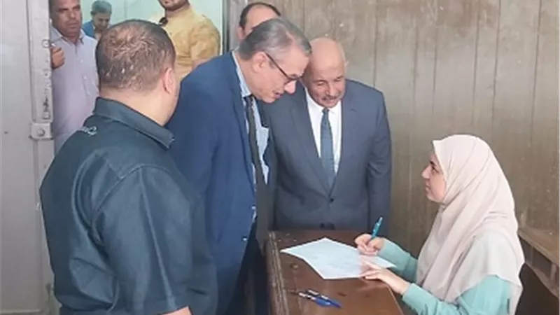 نائب رئيس جامعة الزقازيق يتفقد امتحانات كلية العلوم