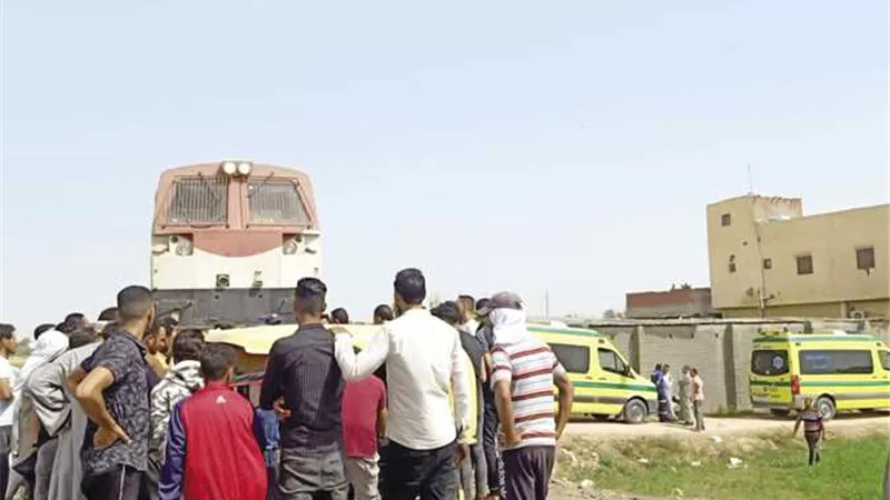 مصرع اسرة كاملة اسفل عجلات القطار بالبحيرة