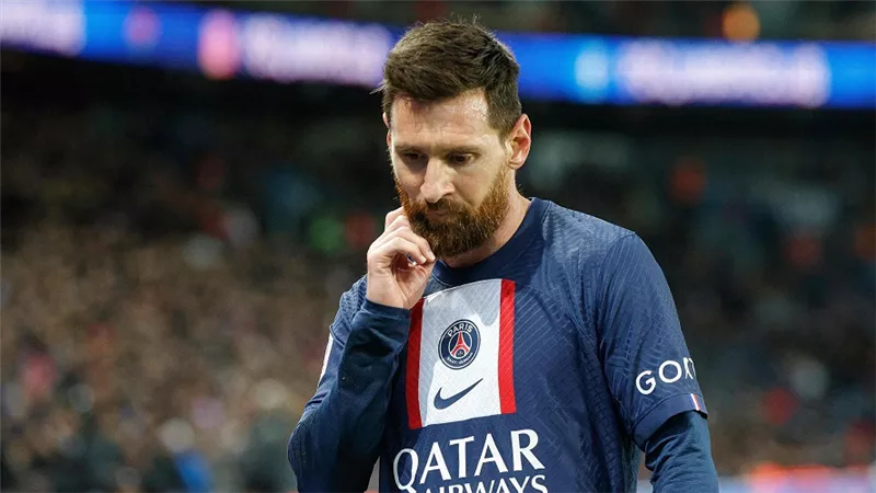 لابورتا يصدم جماهير برشلونة بشأن عودة ميسي