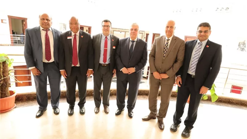 إتاحة فرصة للتدريب بجامعتي العلمين الدولية ولويفيل الأمريكية