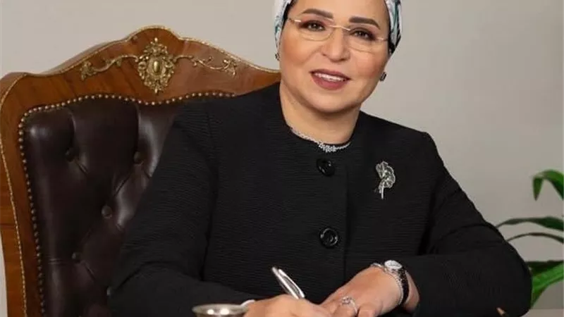 قرينة الرئيس السيسي تدعو إلى التحلي بالمسئولية المشتركة تجاه ثرواتنا الطبيعية