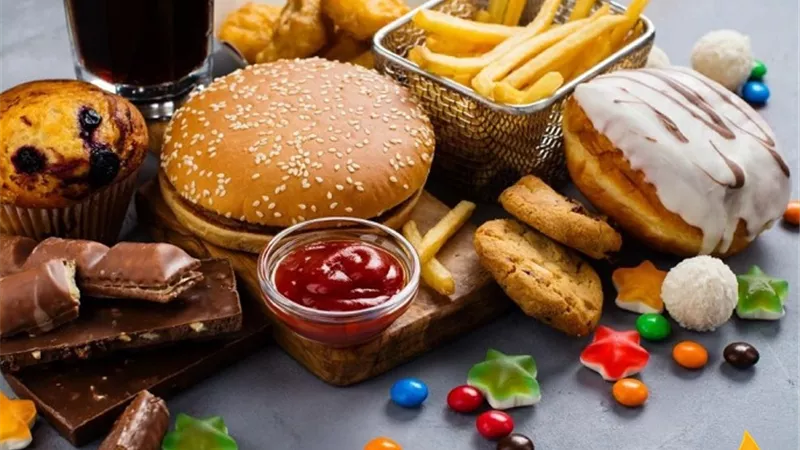 احترس.. 4 أطعمة تسبب الاكتئاب