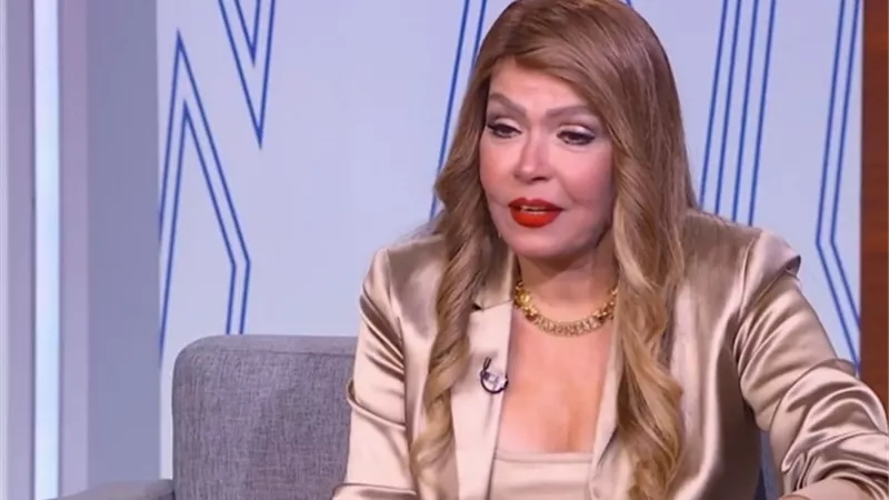 لوسي تكشف سر انسحابها قبل عرض 