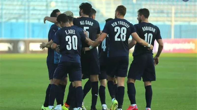 فخرى لاكاى يقود هجوم بيراميدز أمام فاركو فى الدورى