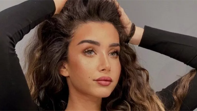 هنا الزاهد تحتفل بعيد ميلاد شقيقتها