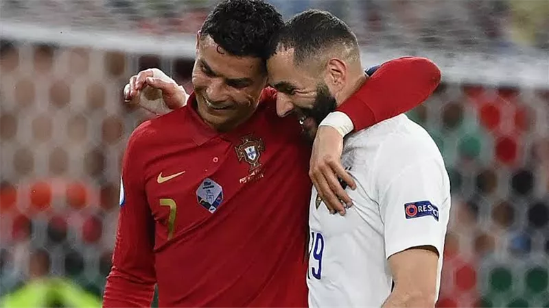 الدوري السعودي بوابة نجوم العالم. 3 أساطير يتبعون رونالدو وبنزيما