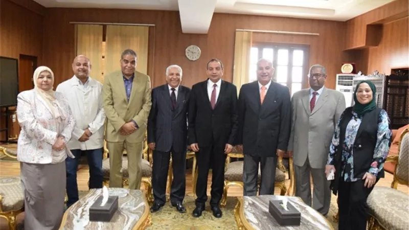 تطبيق الدراسات العليا للغة الصينية بكليه الألسن ببنى سويف