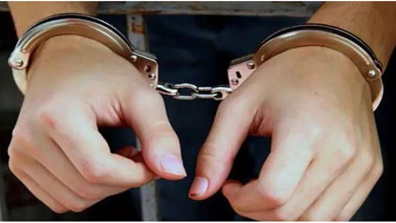 هدد صاحب مصنع بتحرير محاضر.. سقوط موظف بالإدارة الزراعية بالمنوفي