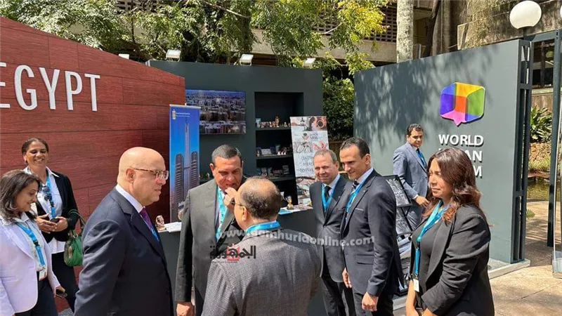 وزير التنمية المحلية يفتتح جناح منصة 