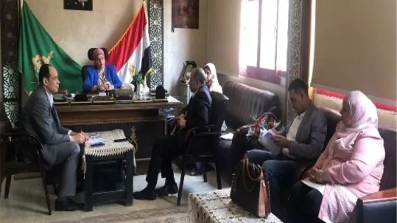 مدير تعليم القليوبية تبحث الاستعدادات الطبية لامتحانات الثانوية