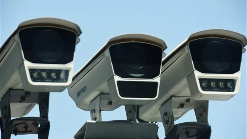 بريطانيا تزيل كاميرات المراقبة الصينية الصنع من المواقع الحكومية