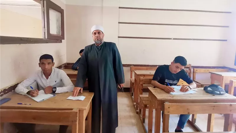 الجنيدى يتفقد لجان الجبر للعلمى بادارة غرب الزقازيق الازهرية