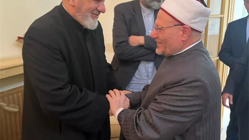 علام:تدينا نموذجا يحتذي به ونسعى للتواصل مع الجاليات المسلمة