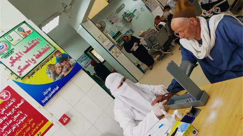 الكشف على٢٢٠٠ مواطن بالقافلة الطبية بقرية قرملة ببلبيس