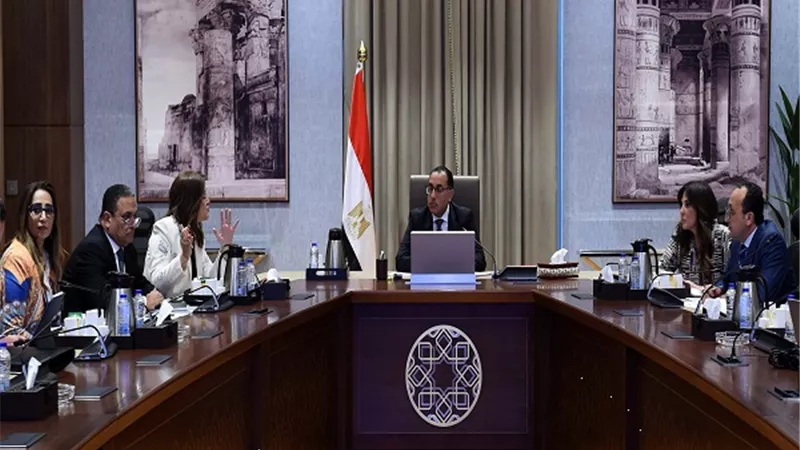 رئيس الوزراء يستعرض الموقف التنفيذي للبرنامج الوطني للإصلاحات الهيكلية