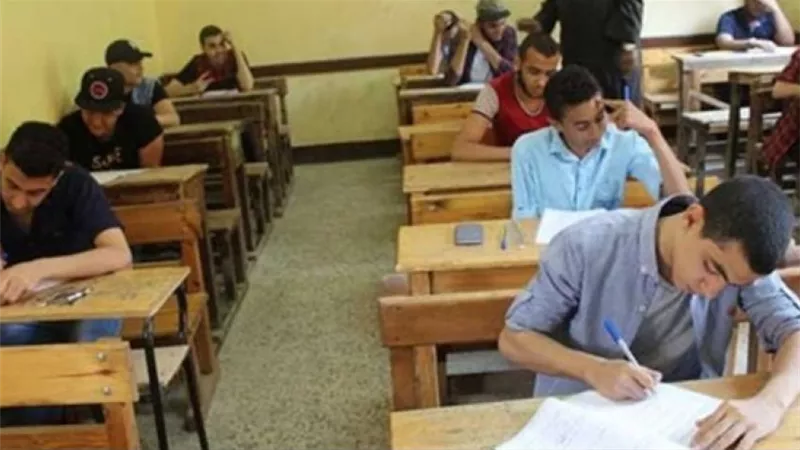 التعليم تستكمل الامتحانات العملية لطلاب الدبلومات الفنية.. الجمعه