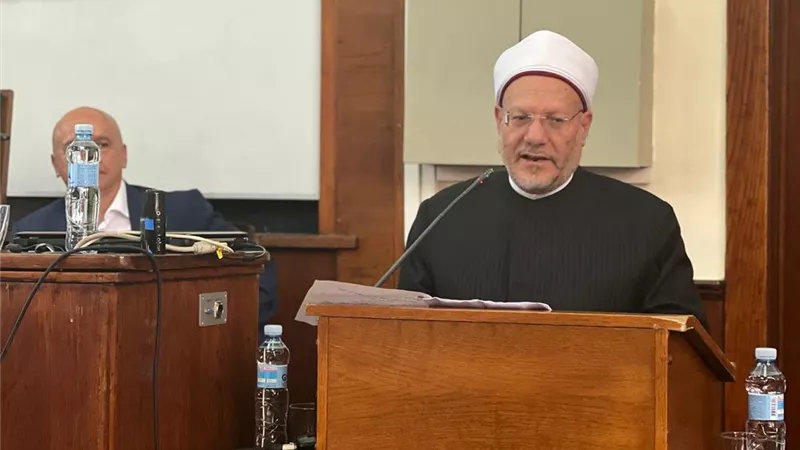 المفتي:نحتاج لمناهج تعليم مساندة ومنابر إعلام مُعينة لنشر السلام
