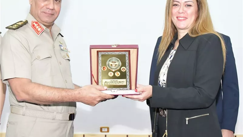 القوات المسلحة تحتفل بتخرج دورة تأهيل الأعضاء المدنيين الدفعة (22) رقابة إدارية