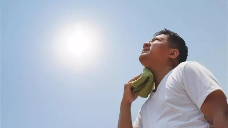 3 نصائح عليك اتباعها لتجنب اضرار التعرض للشمس