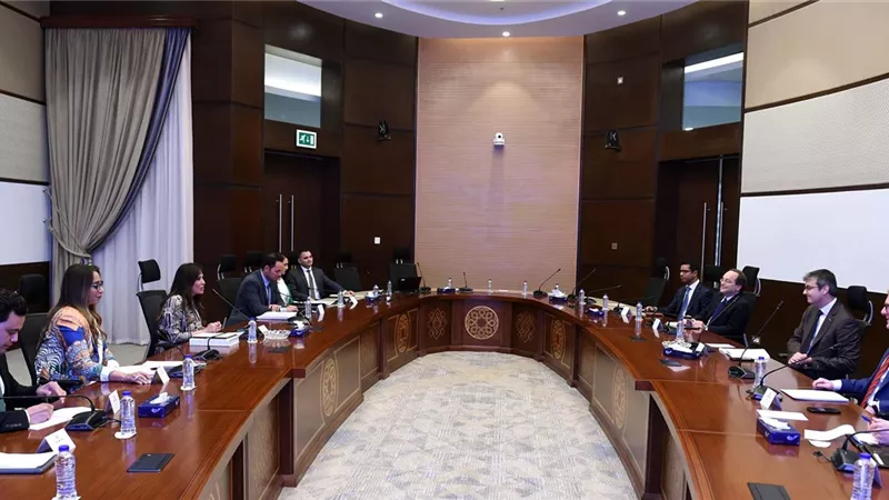 مسئولو مجلس الوزراء يلتقون وفد وزارة الخزانة الأمريكية