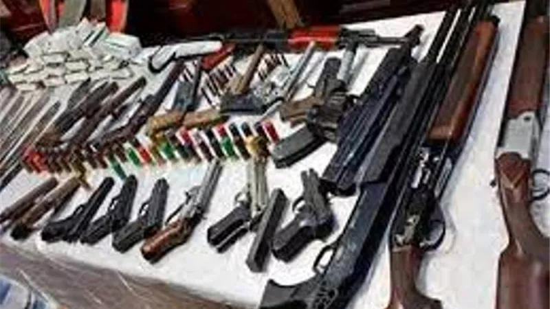 القبض على 13 متهما بحيازة مواد مخدرة وأسلحة في حملة بسوهاج